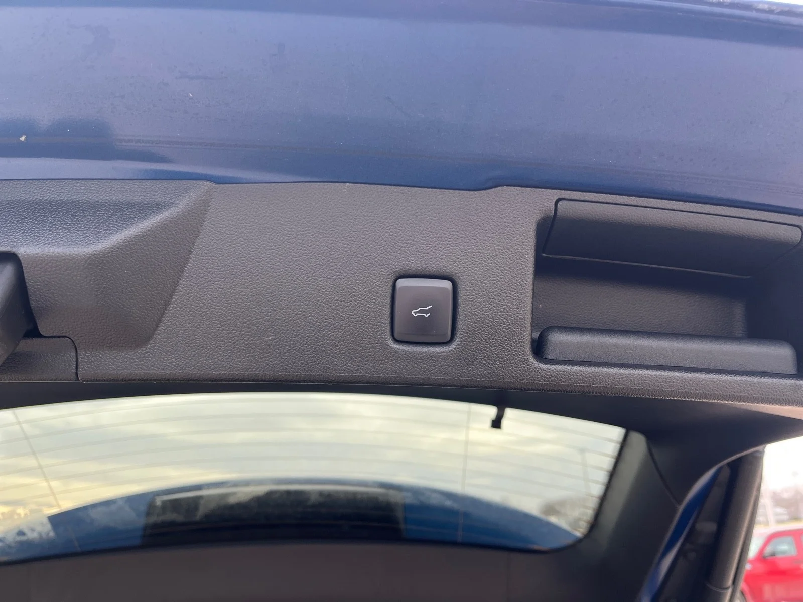 Used 2022 Atlas Blue Metallic Ford SE image 25