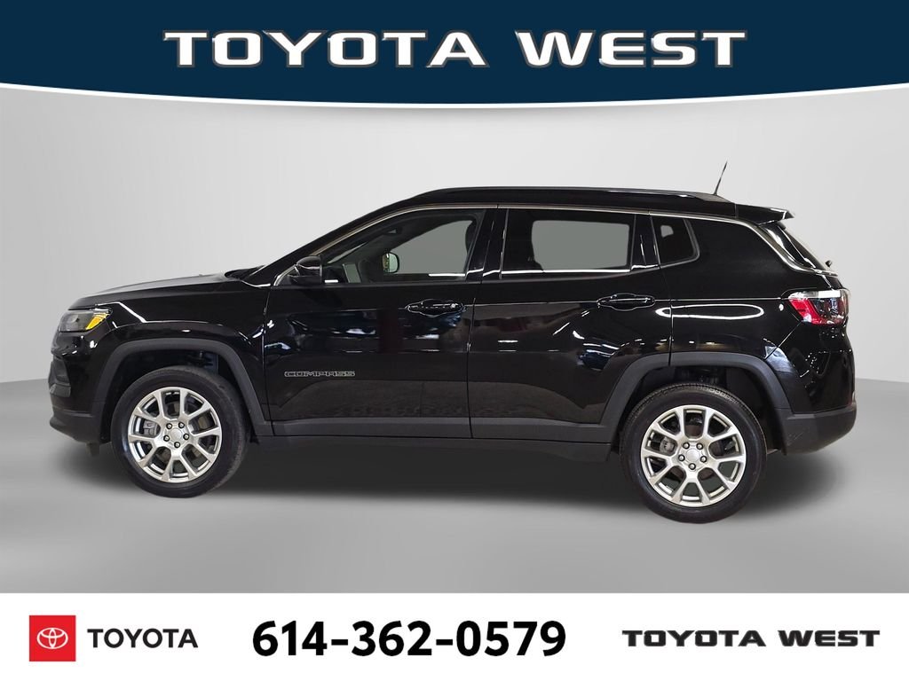 Used 2023 Black Jeep Latitude Lux image 10