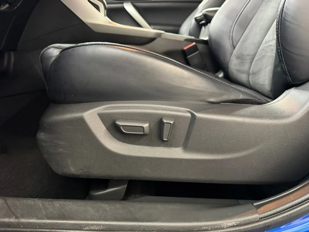 Used 2024 Blue Mitsubishi SE image 15
