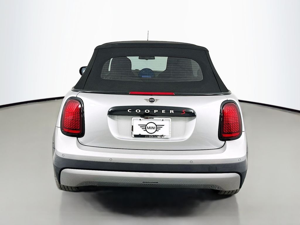 Certified Used 2025 Silver MINI Iconic image 6