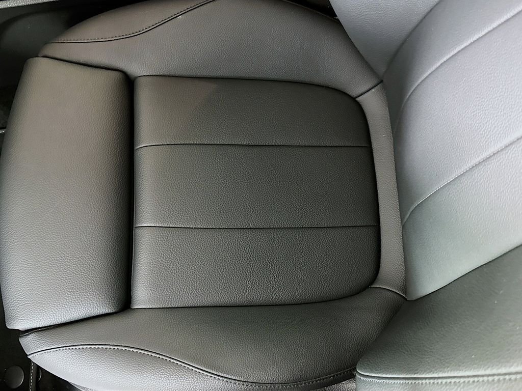 Used 2026 Gray Mercedes-Benz GLB 250 image 17