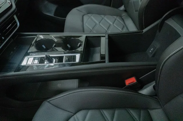 2026 Volkswagen Atlas SE w/Tech - Photo 36