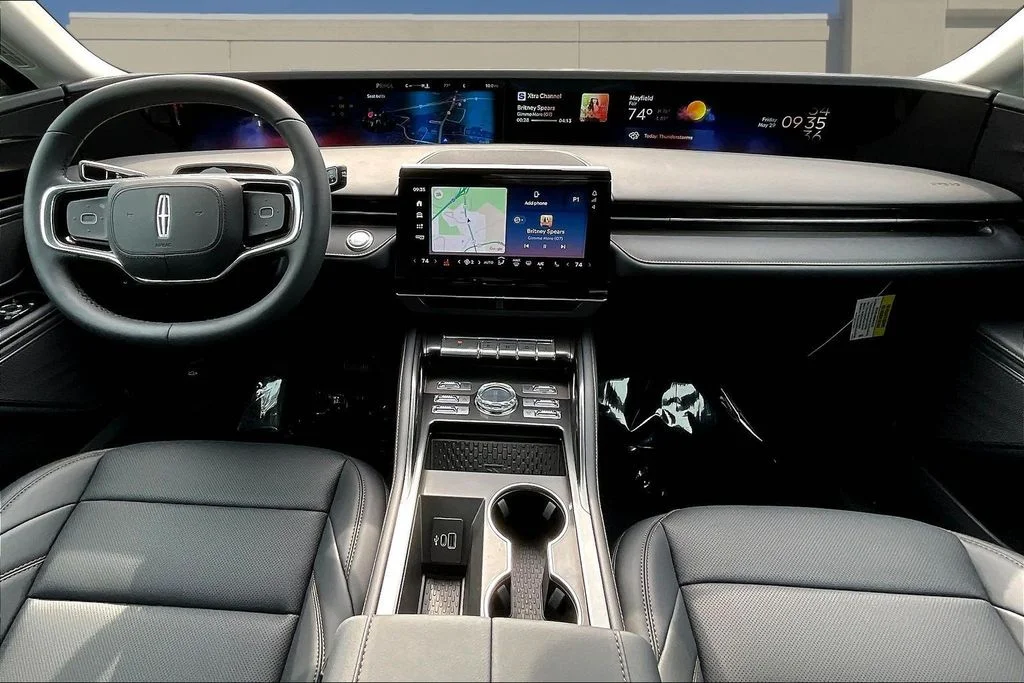 New 2026 Infinite Black Metallic Clearcoat Lincoln Premiere image 5