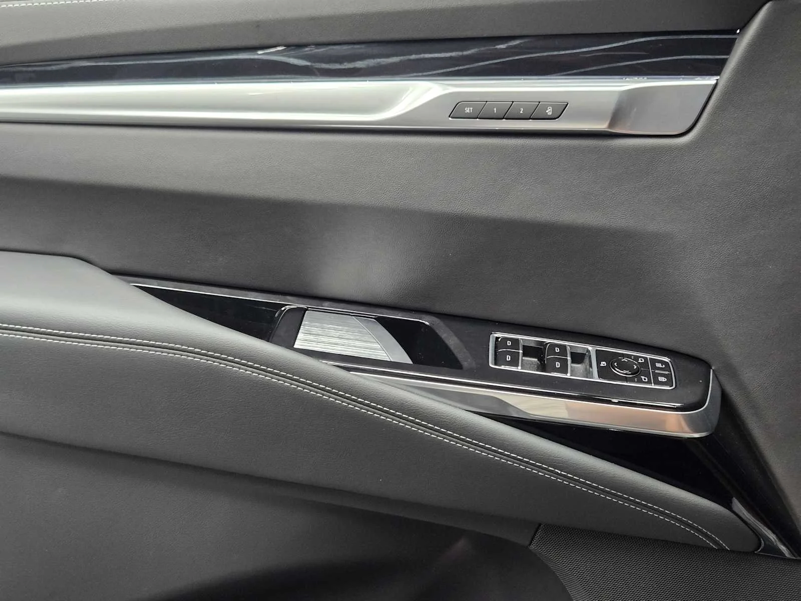 2026 Cadillac Escalade Sport - Photo 15