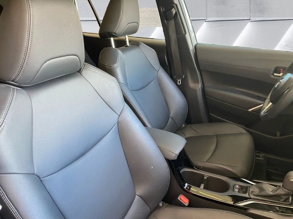 Used 2025  Toyota XLE image 14