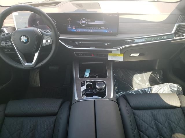 New 2026 Black Sapphire Metallic BMW xDrive40i image 15