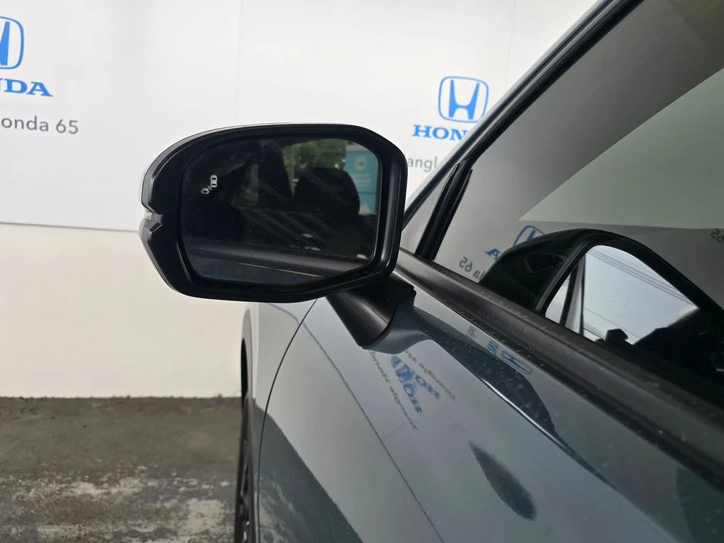 Used 2025  Honda Sport image 38