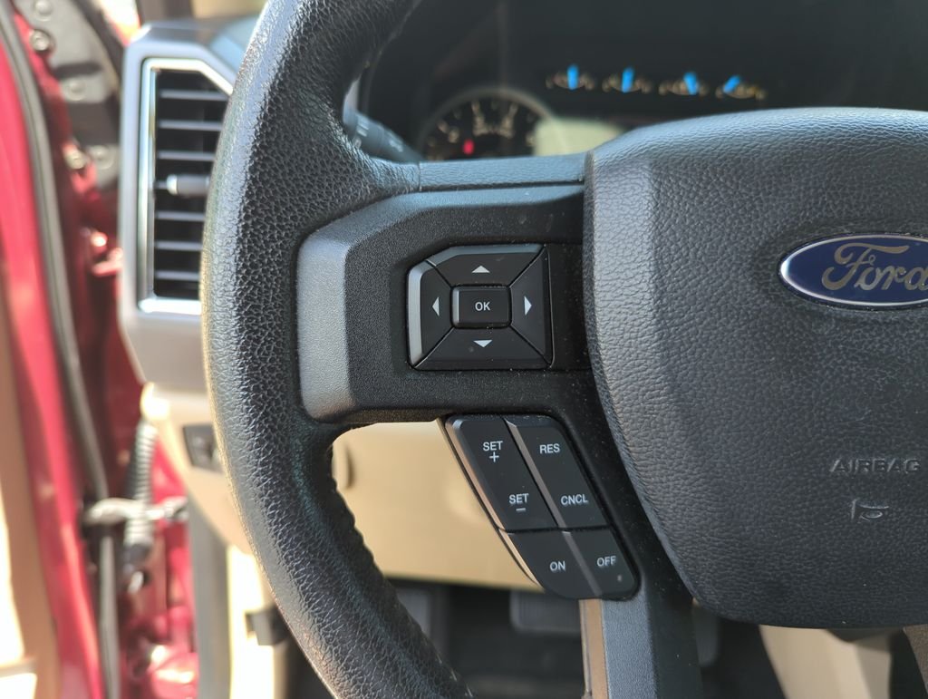 Used 2015 Red Ford XLT image 37