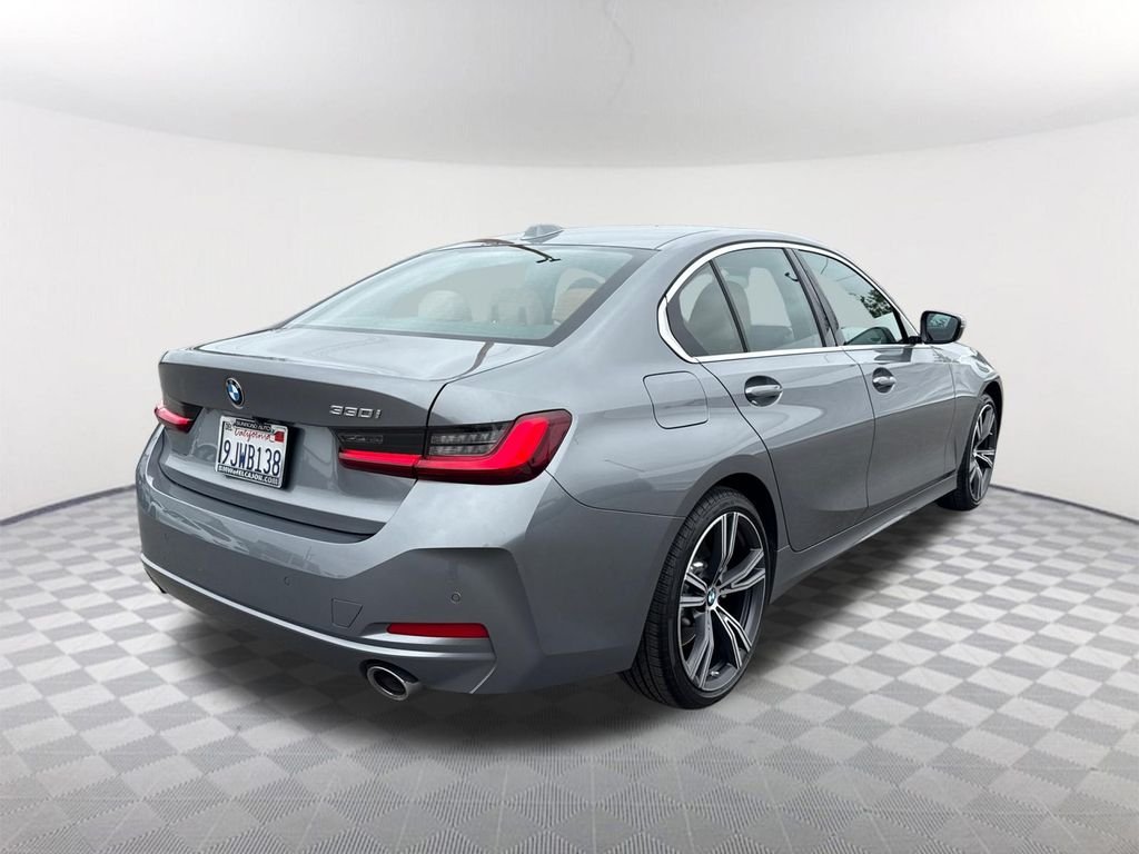 Used 2024 Gray BMW 330i image 4