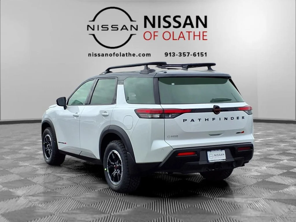 New 2026 Everest White Pearl TriCoat / Super Black Two-tone Nissan Rock Creek® image 3