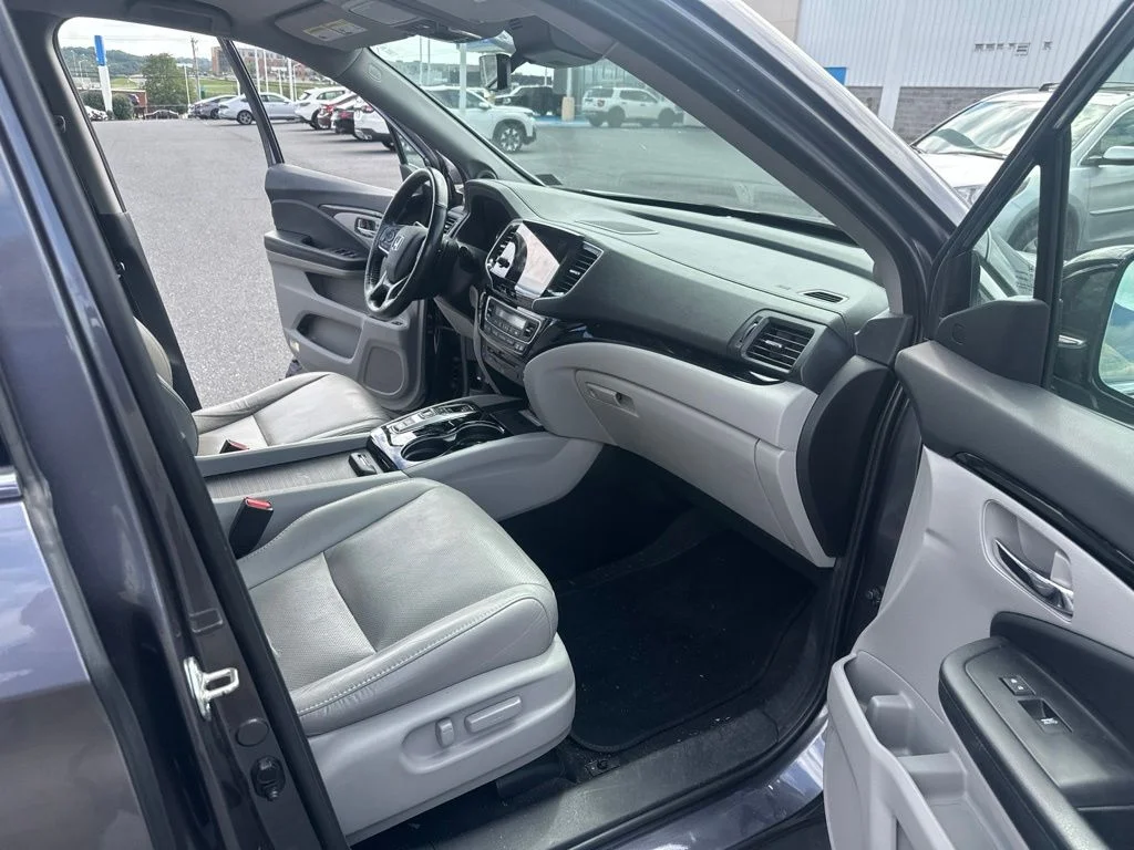 Certified Used 2021 Modern Steel Metallic Honda AWD Elite image 13