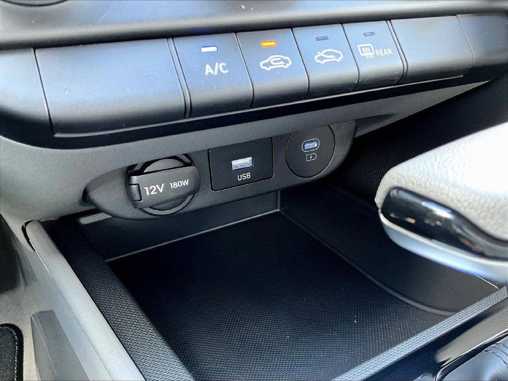 New 2026 White Hyundai SE image 15