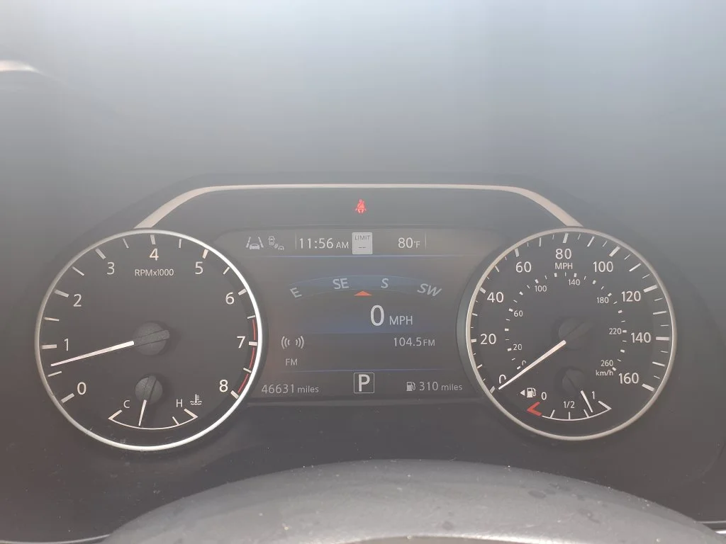 Used 2021 White Nissan Platinum image 31