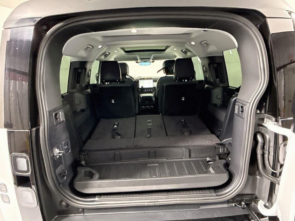 New 2026 Fuji White Land Rover S image 30