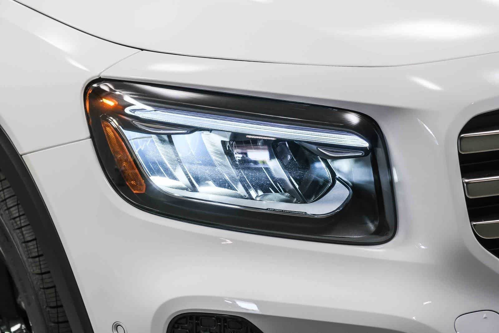 New 2026 Polar White Mercedes-Benz GLB 250 image 55