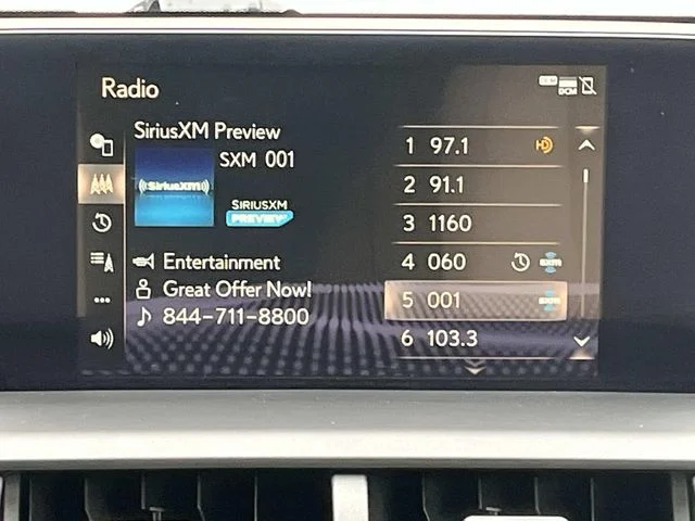 Used 2019 White Lexus 300h image 15