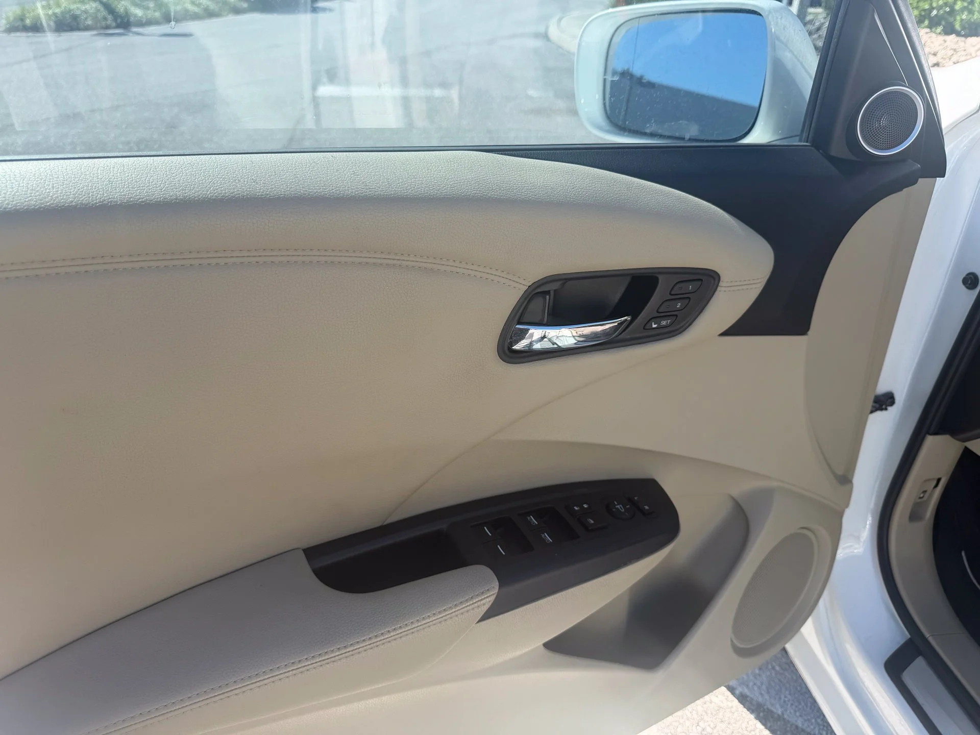 Used 2017 White Diamond Pearl Acura Base image 15