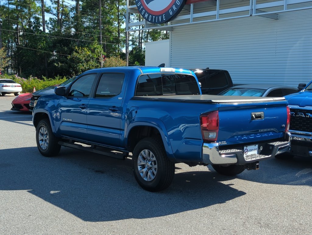 Used 2018 Blue Toyota SR5 image 3