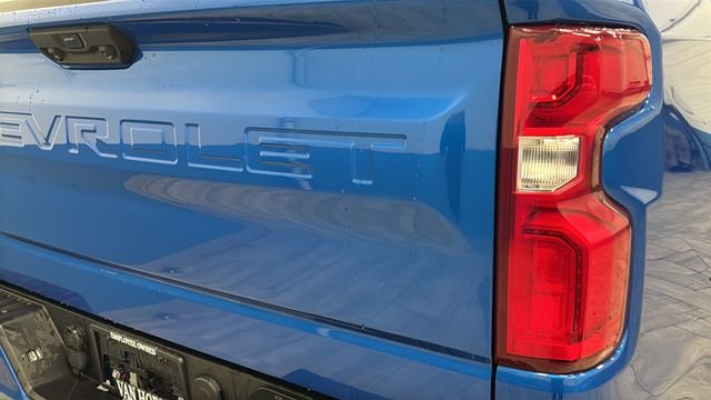 Used 2022 Glacier Blue Metallic Chevrolet RST image 39