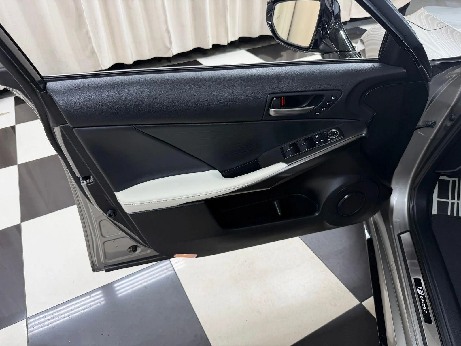 Used 2022 Atomic Silver Lexus IS 350 F SPORT image 29