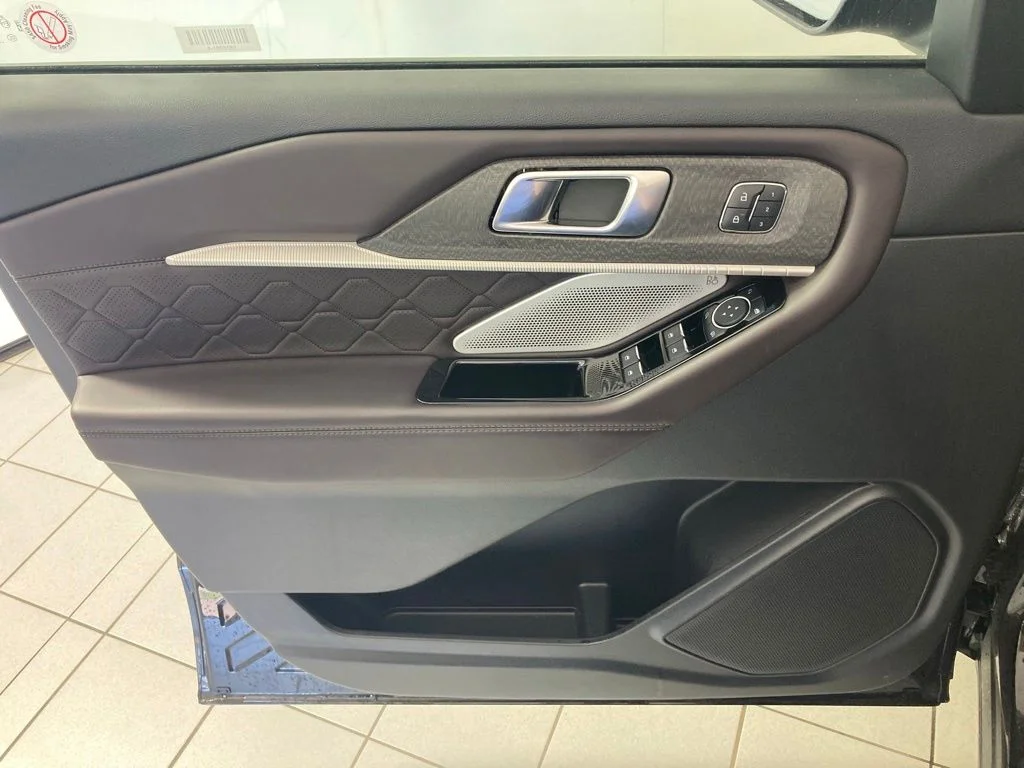 Used 2025 Black Ford Platinum image 14