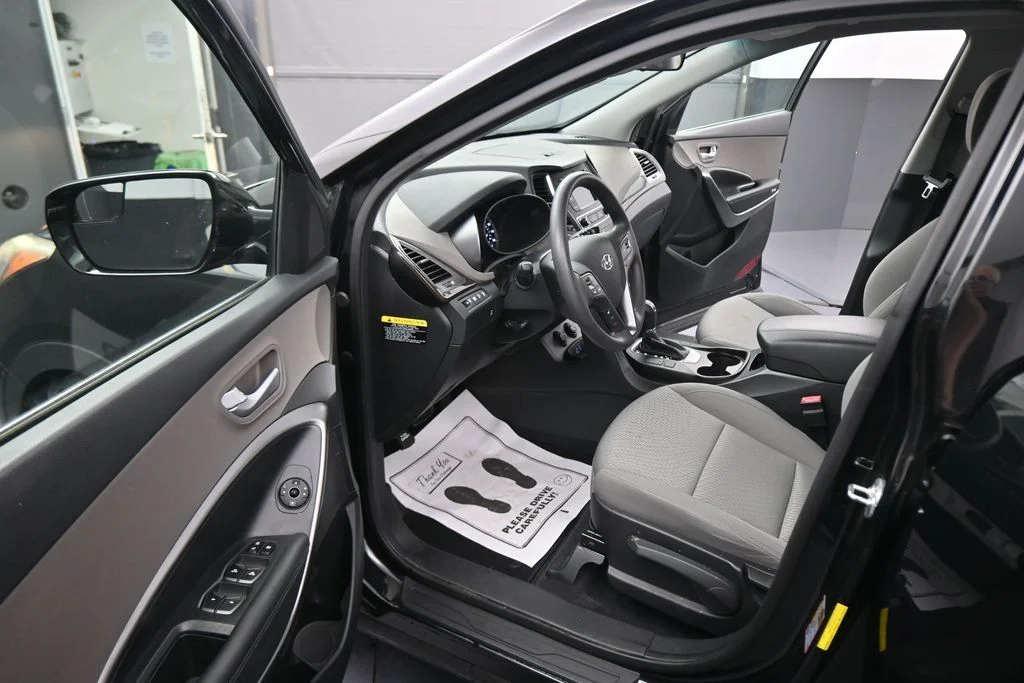 Used 2017 Black Hyundai 2.4 Base image 38