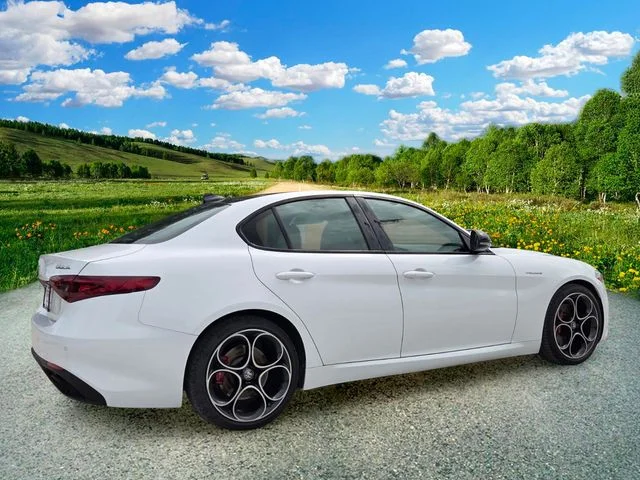Used 2022 White Alfa Romeo Veloce image 6