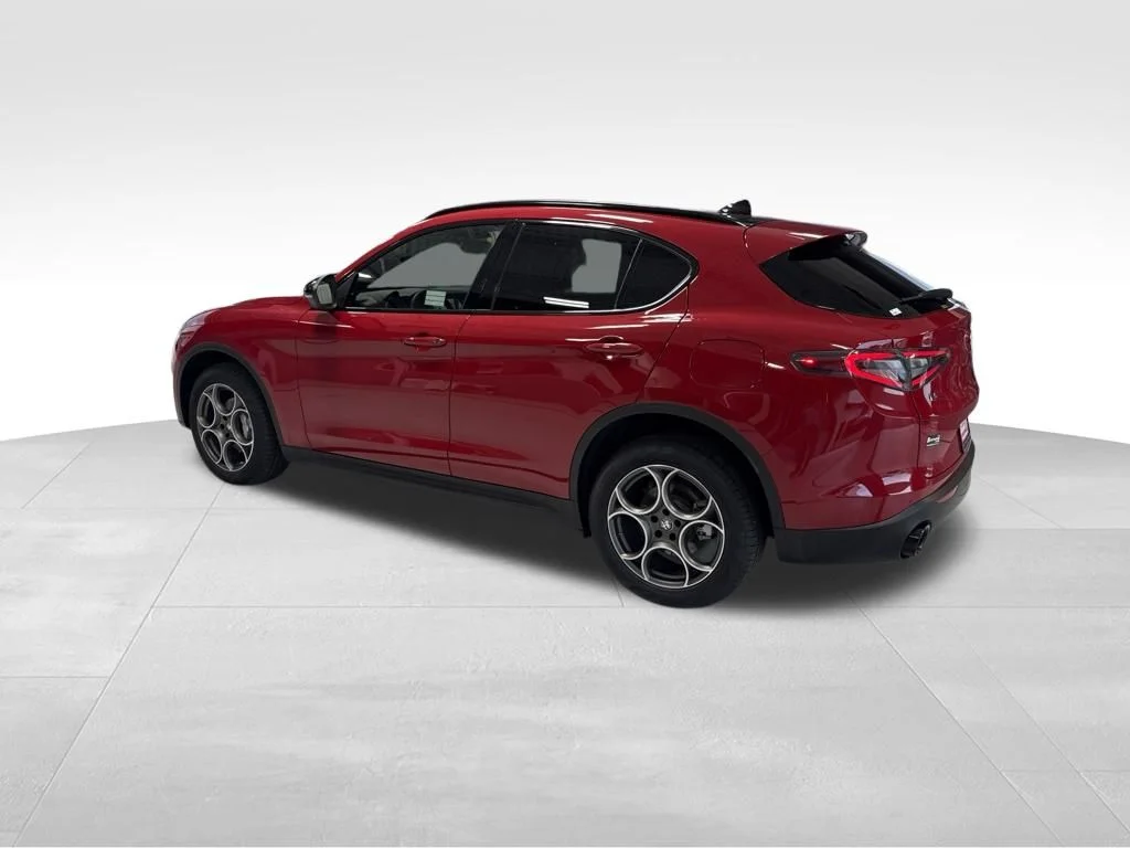 Used 2025 Red Alfa Romeo Base image 4