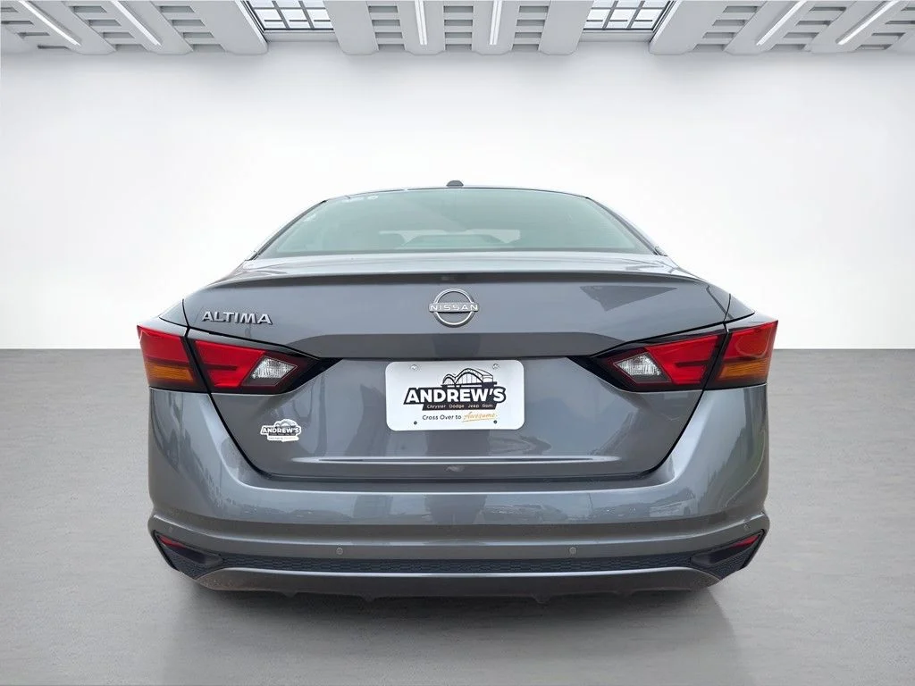 Used 2025 Gray Nissan 2.5 SV image 7