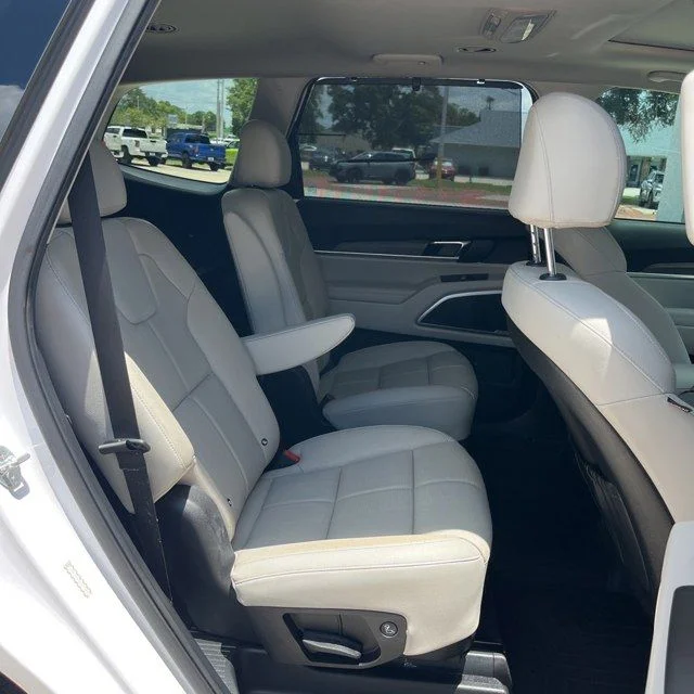 Used 2021 White Kia EX image 12