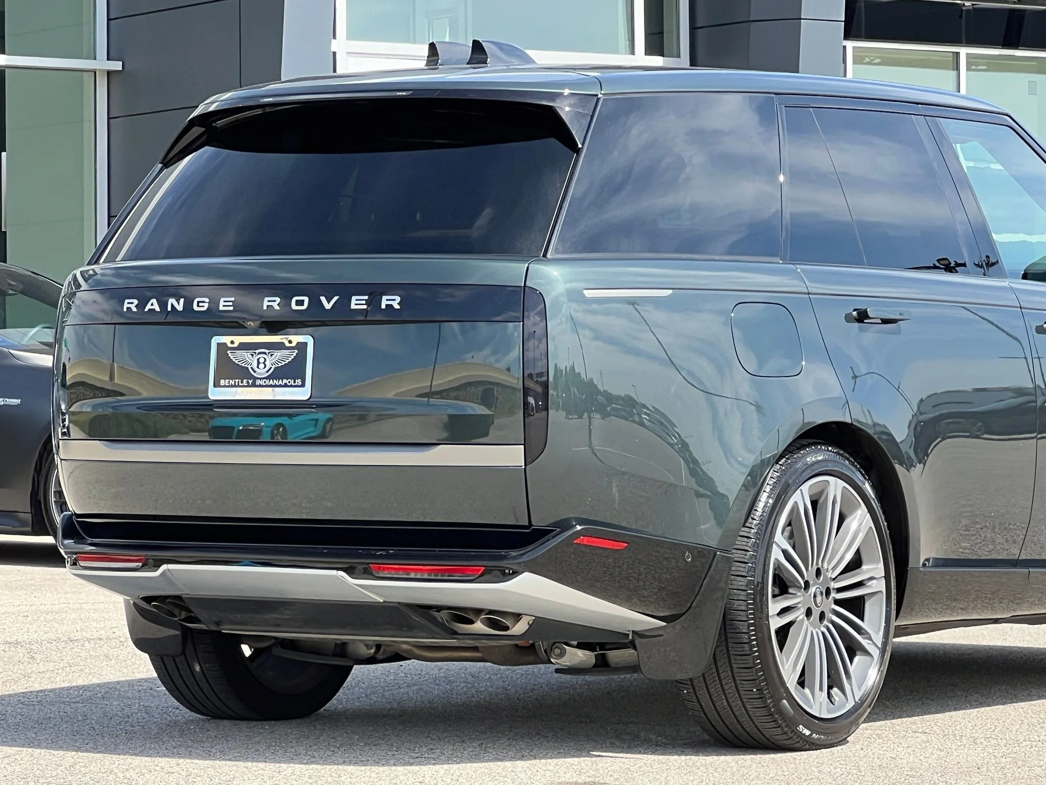 Used 2025  Land Rover Autobiography image 10
