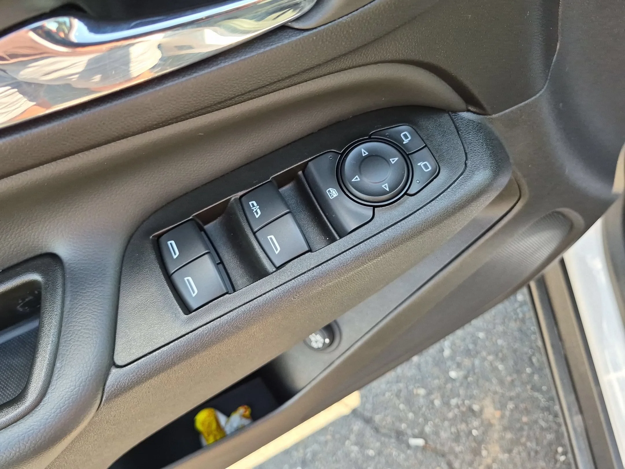 Used 2024 Summit White Chevrolet LT image 20