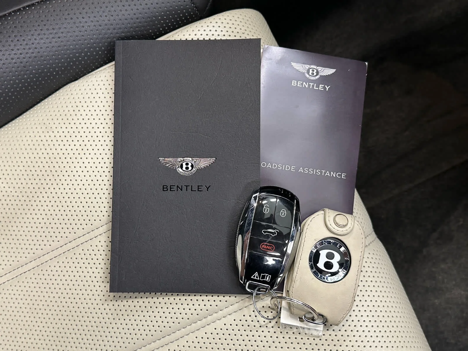 Used 2023 Glacier White Bentley V8 image 46