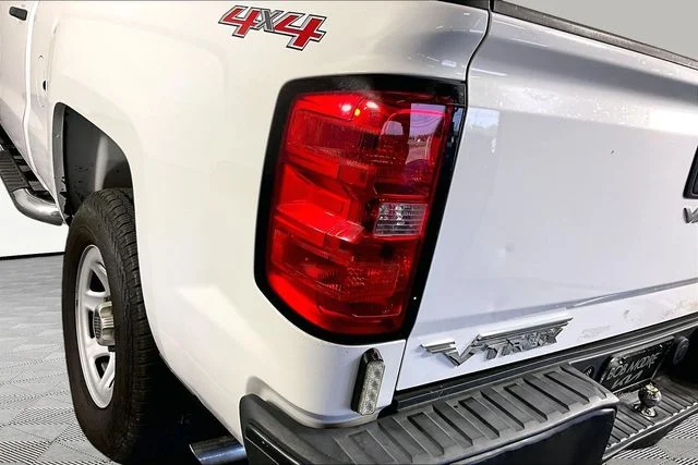 Used 2014 White Chevrolet Work Truck image 17