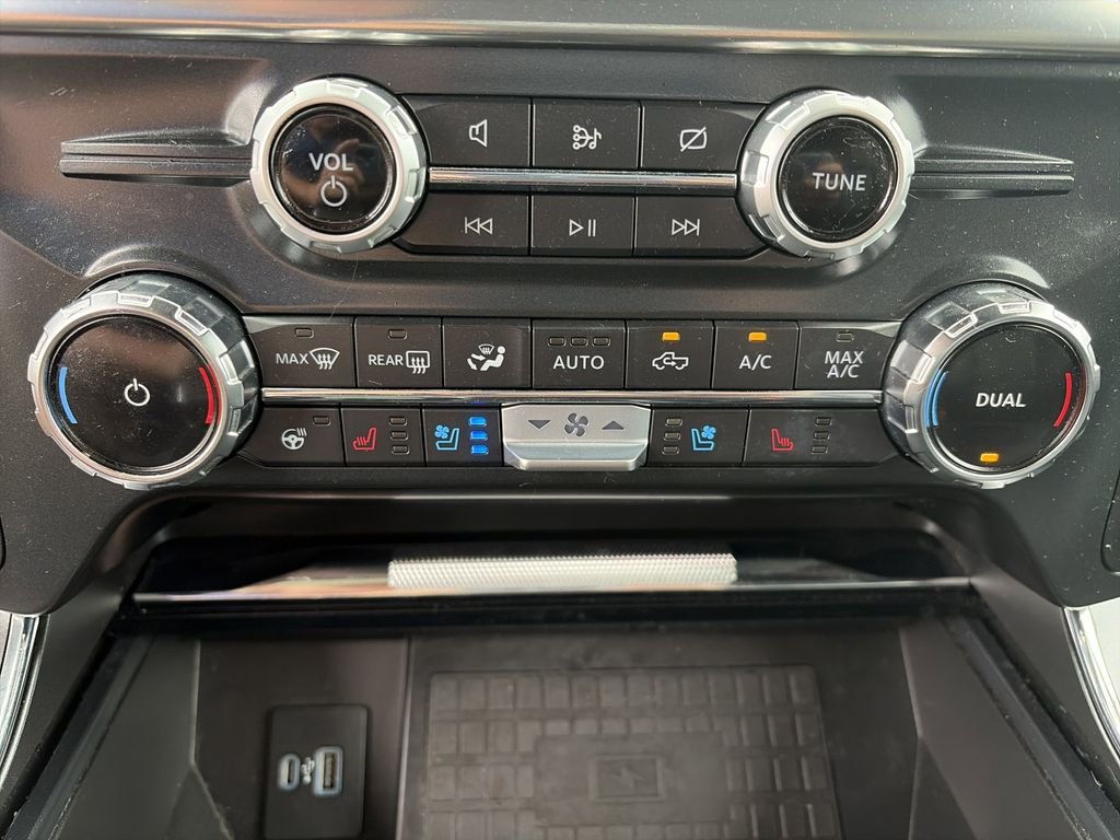 Used 2022 Silver Ford Lariat image 27
