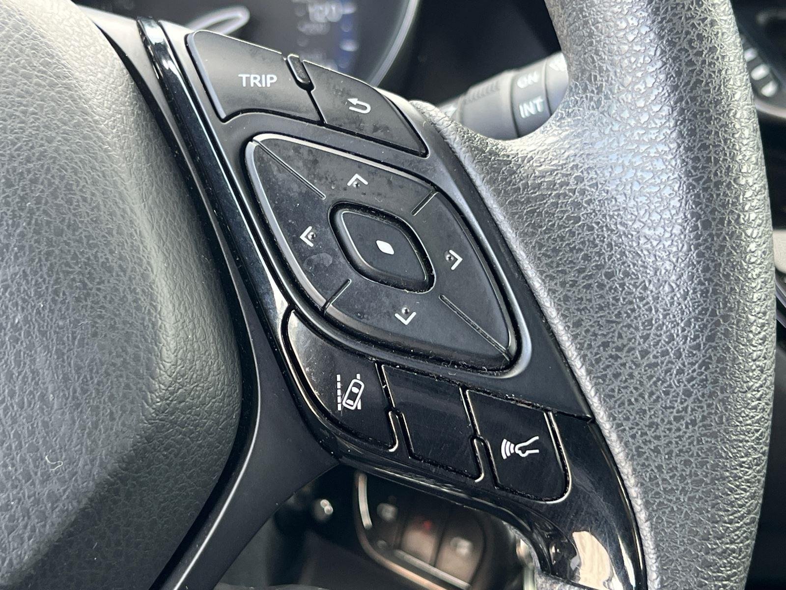 Used 2019 Silver Knockout Metallic Toyota LE image 25
