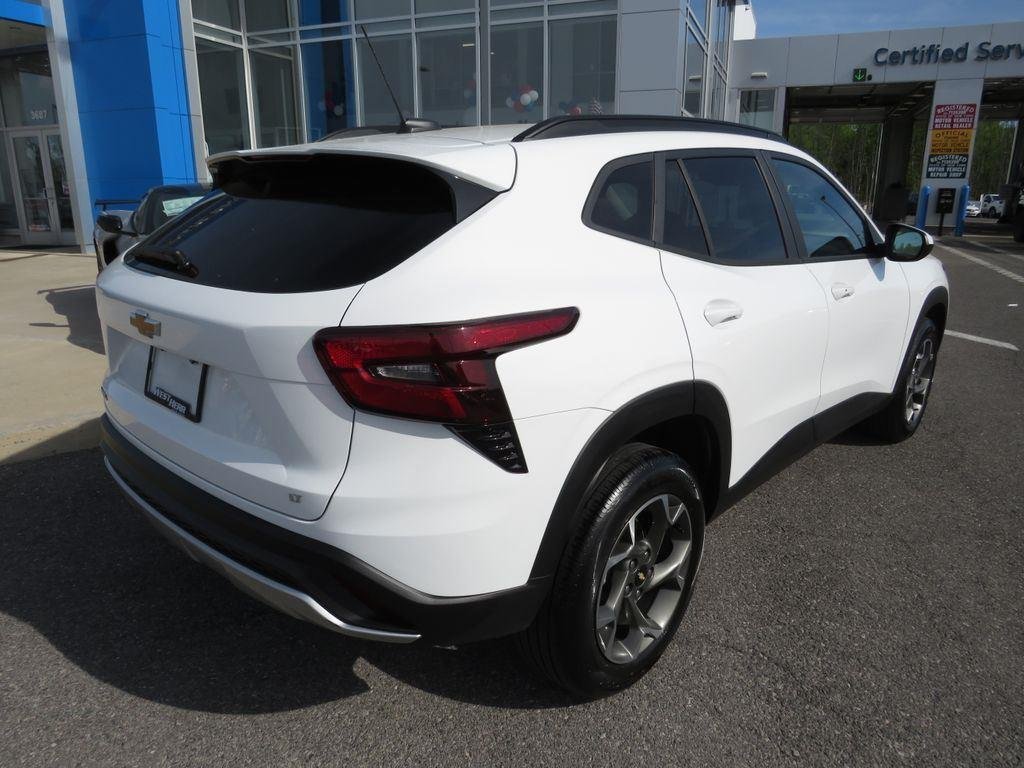 Used 2024 Summit White Chevrolet LT image 6