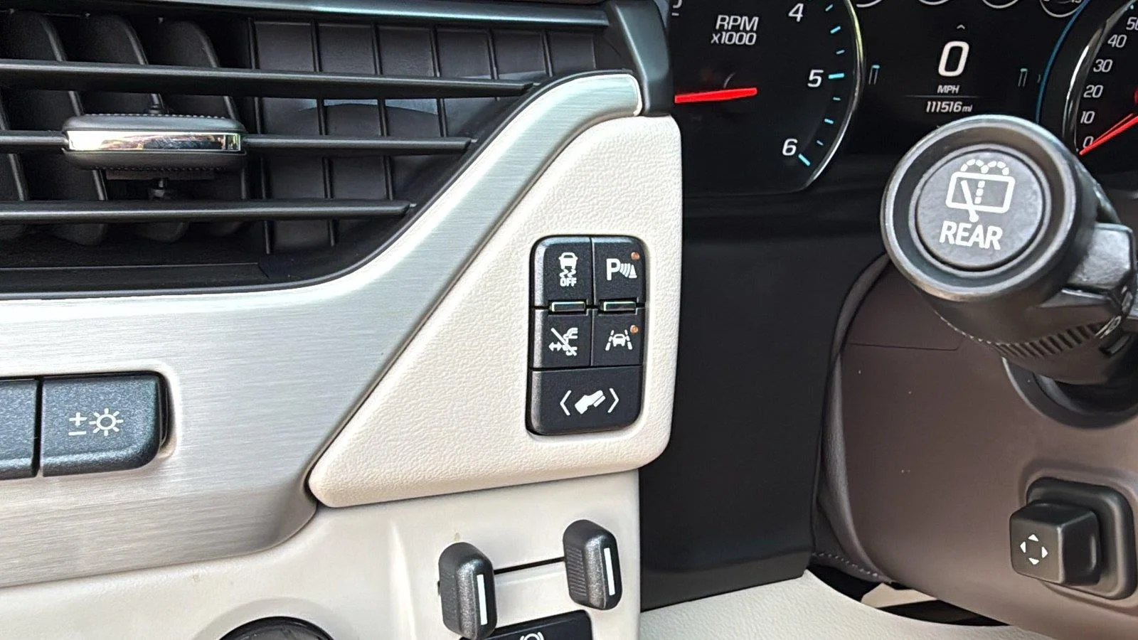 Used 2019 White Frost Tricoat GMC Denali image 22
