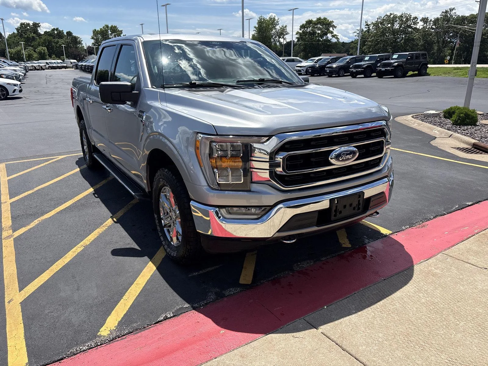 Used 2021 Iconic Silver Metallic Ford XLT image 3