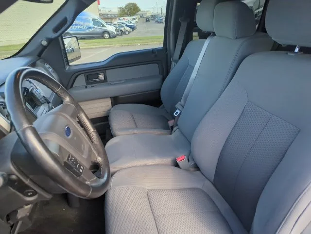 Used 2013 Black Ford XLT image 16