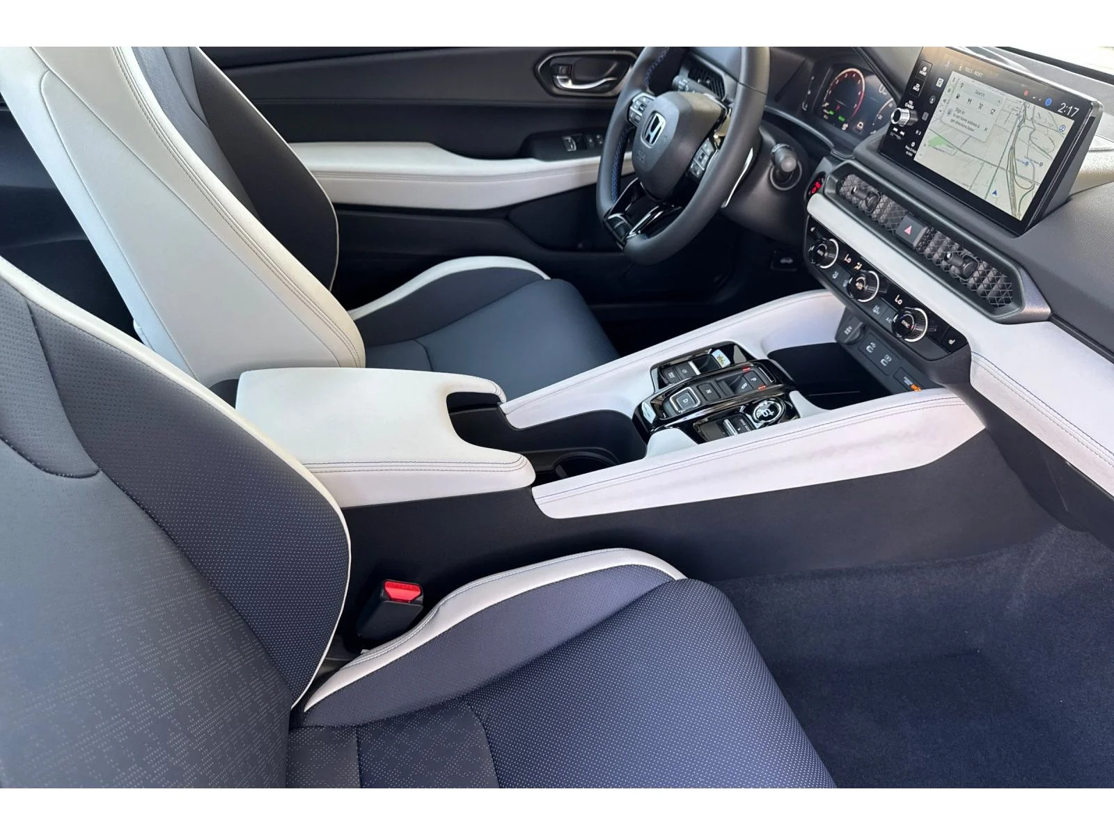 New 2026 Winter Frost Pearl Honda 2-Tone image 17