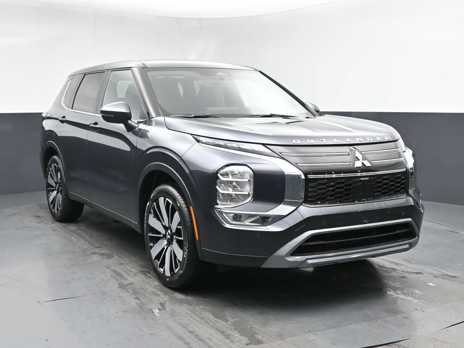 New 2026 Gray Mitsubishi SE 1.5T 2WD image 2
