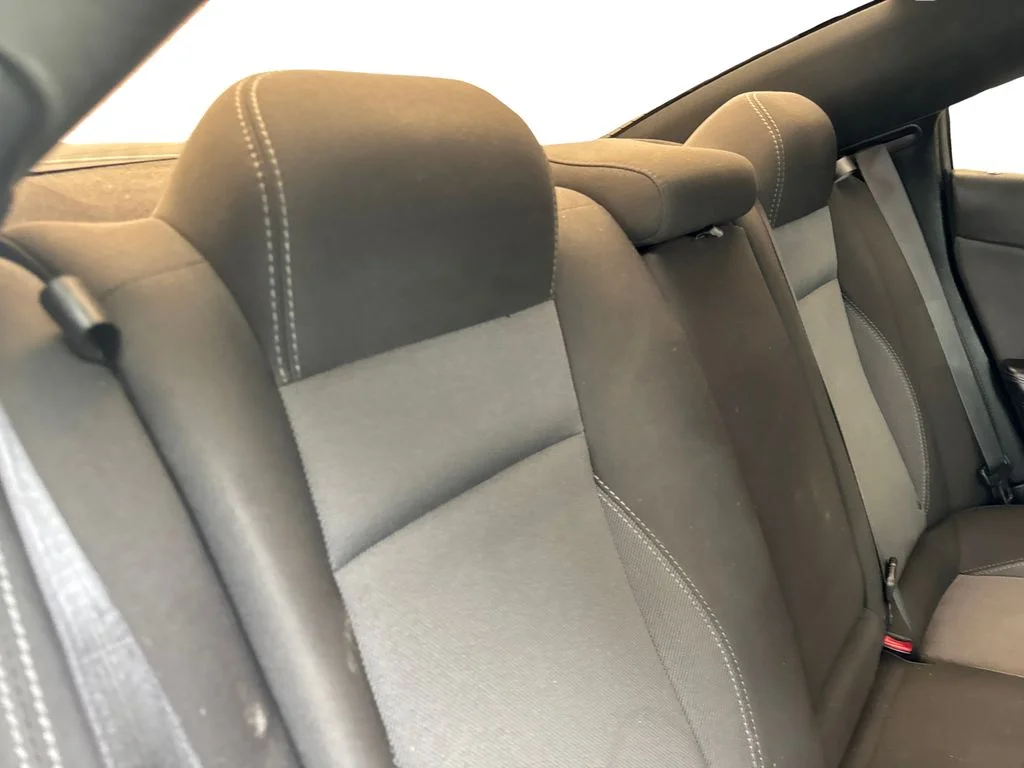Used 2018 Gray Dodge SXT image 40