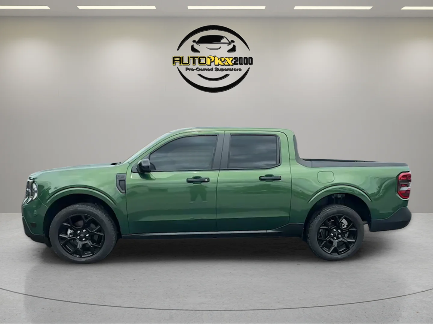 Used 2025 Green Ford XLT image 4