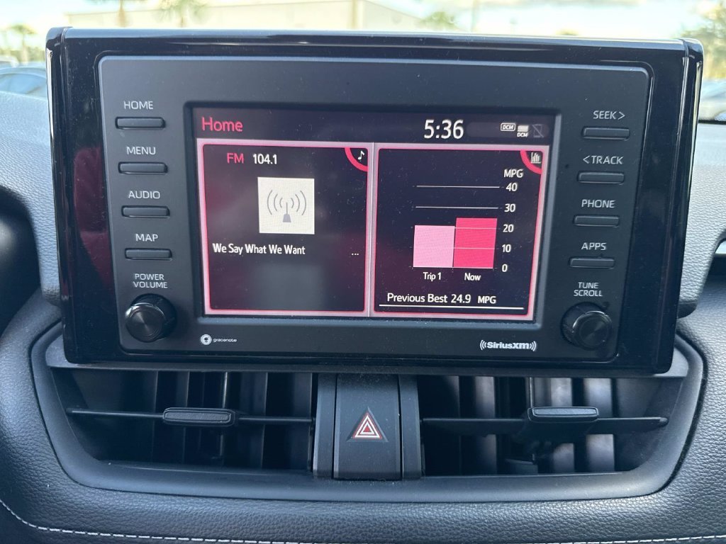 Used 2021  Toyota XLE image 29