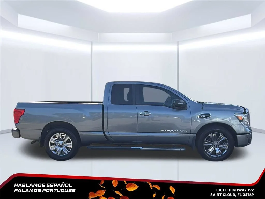 Used 2017  Nissan SV image 7