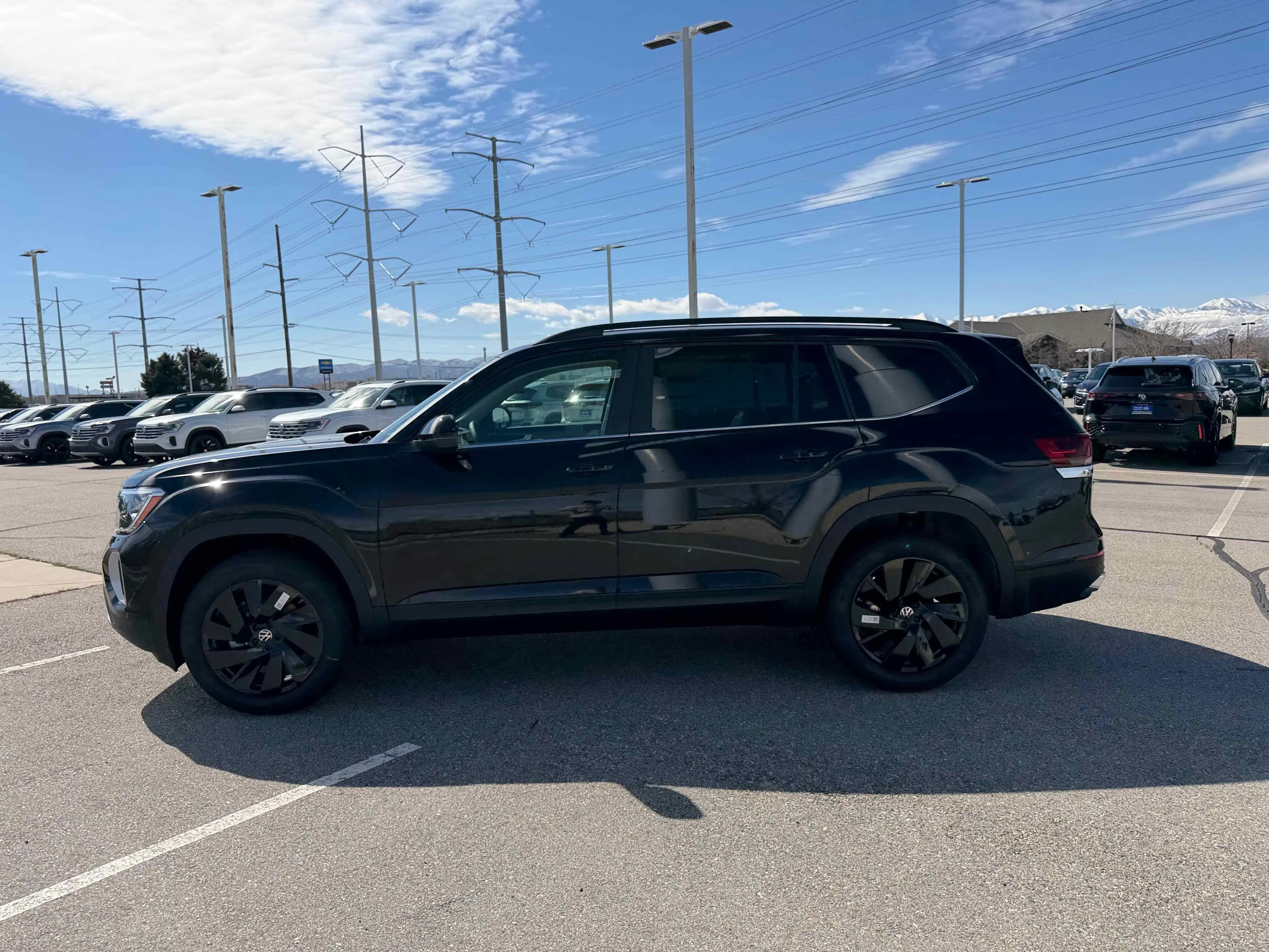 New 2026 Deep Black Volkswagen 2.0T SE w/Technology image 7