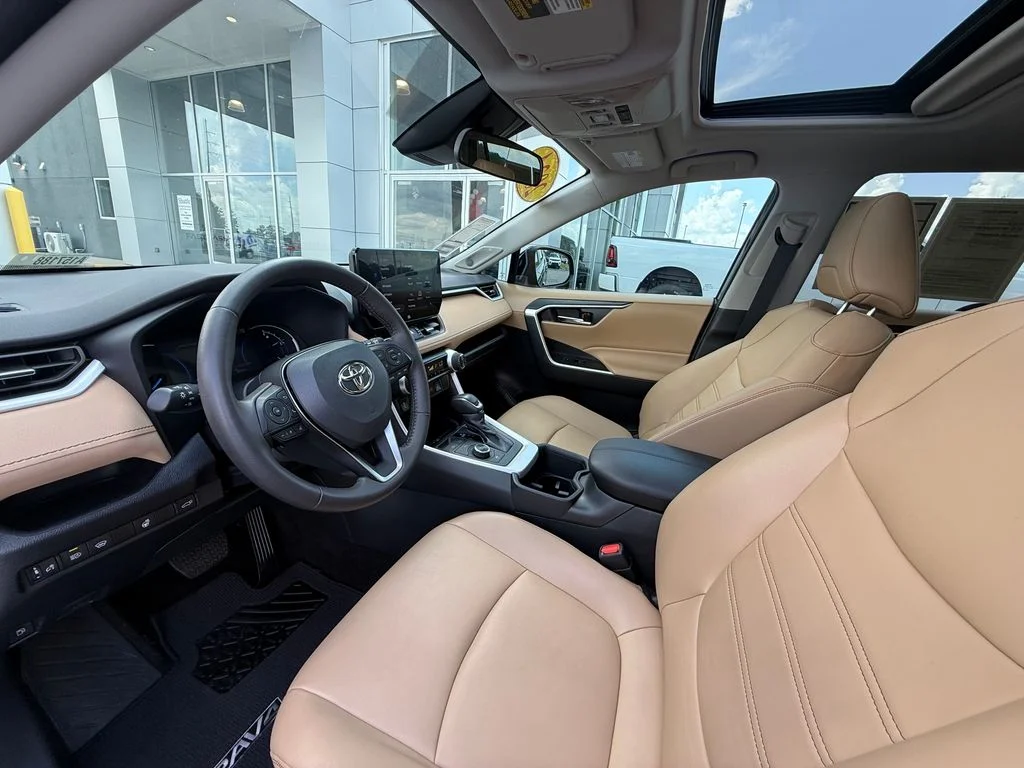 Used 2024 Blue Toyota XLE Premium image 20