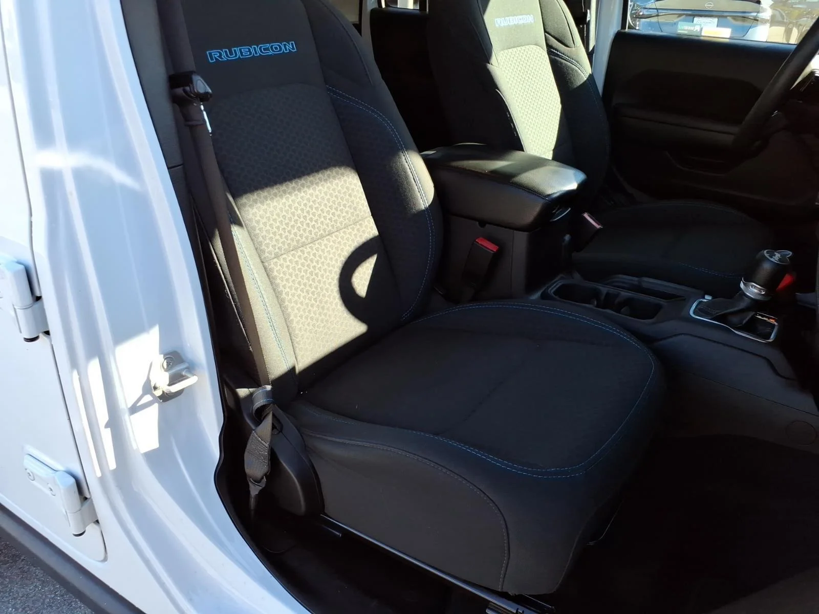 Used 2024 Bright White Clearcoat Jeep Rubicon image 18