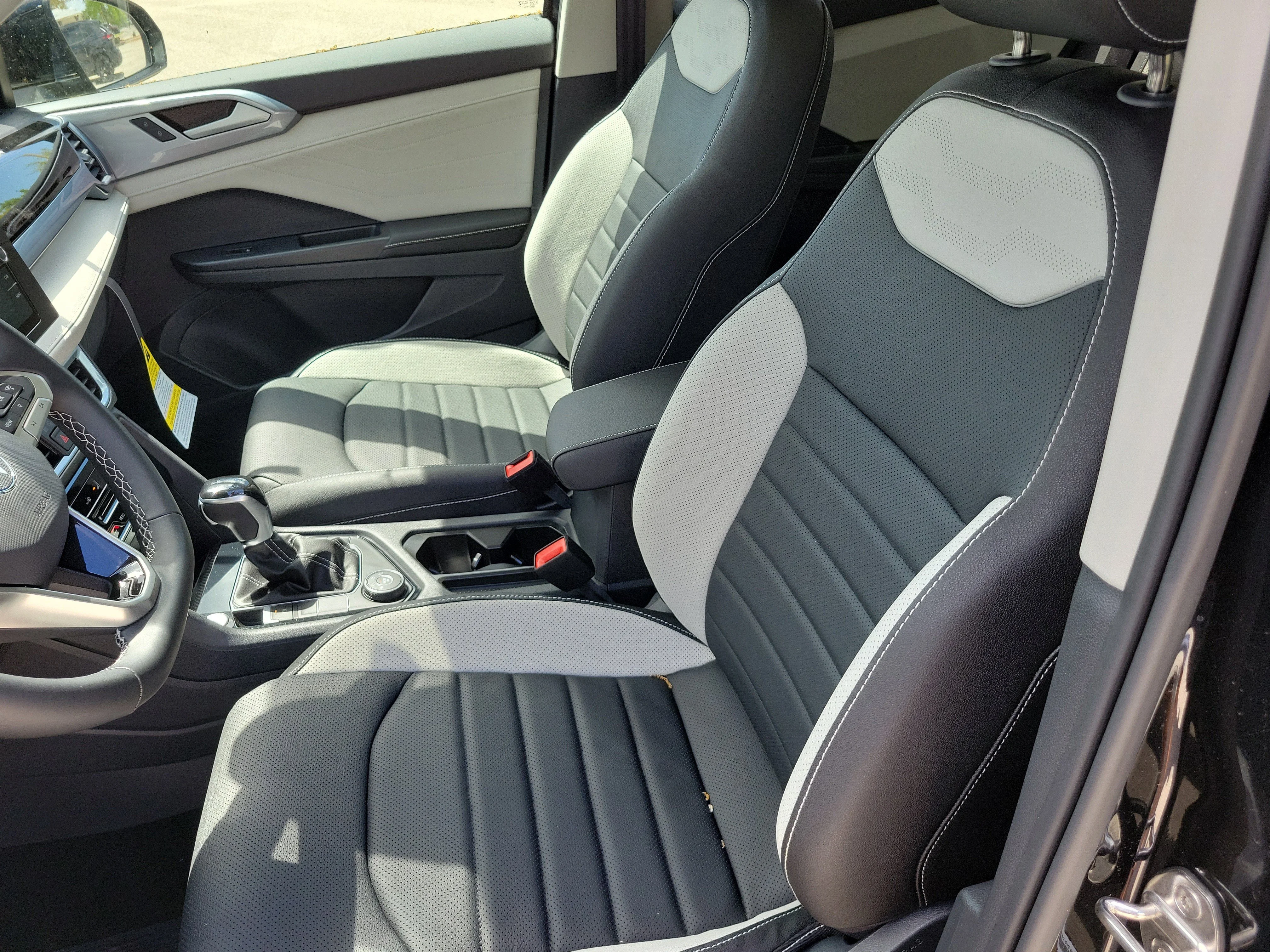 New 2026 Black Volkswagen 1.5T SEL image 18